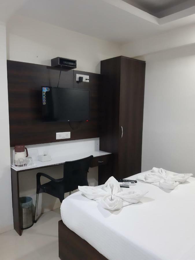 Hotel Royal Comfort Mumbai Exterior photo